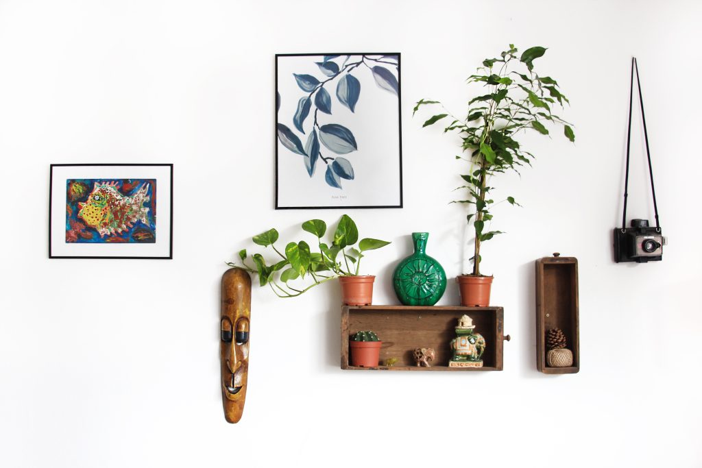 Buat Dinding Galeri/ Foto: Unsplash (Manja Vitolic)