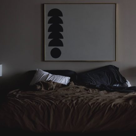Warna cat kamar tidur yang harus dihindari