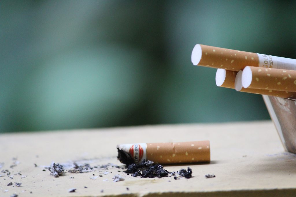 Puntung Rokok Menjadi Benda yang Tidak Boleh Dimasukkan ke Kloset/ Foto: pexels; Basil MK