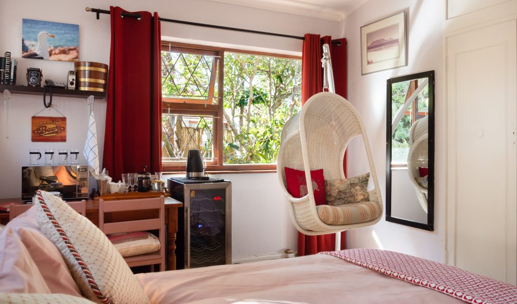 Warna Cat Kamar Tidur Romantis