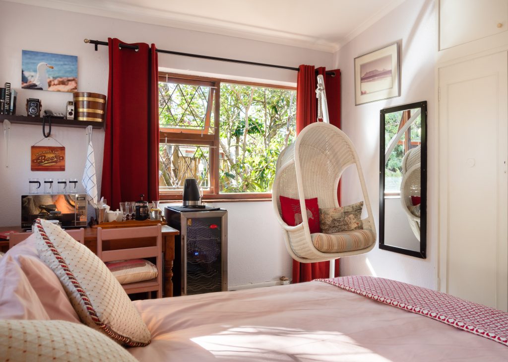 Penggunaan Cermin di Kamar Tidur Terbatas