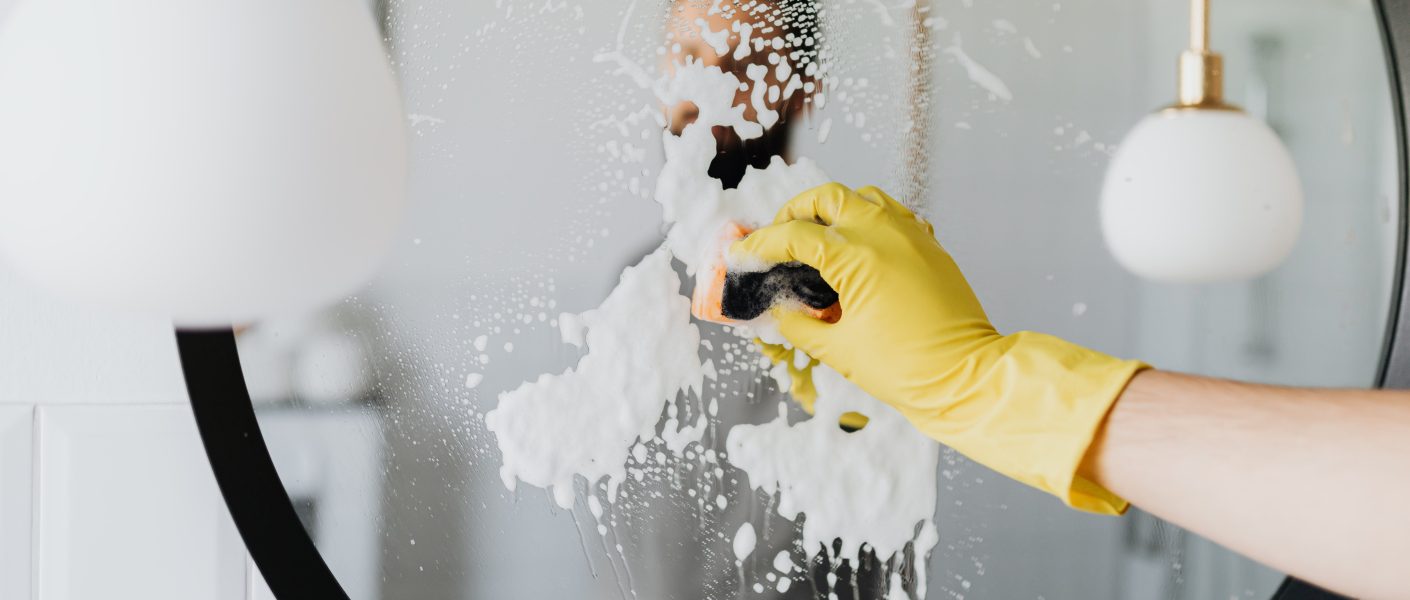 Pembersih Lumut Kamar Mandi Alami