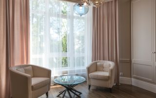 Warna Gorden Untuk Dinding Putih