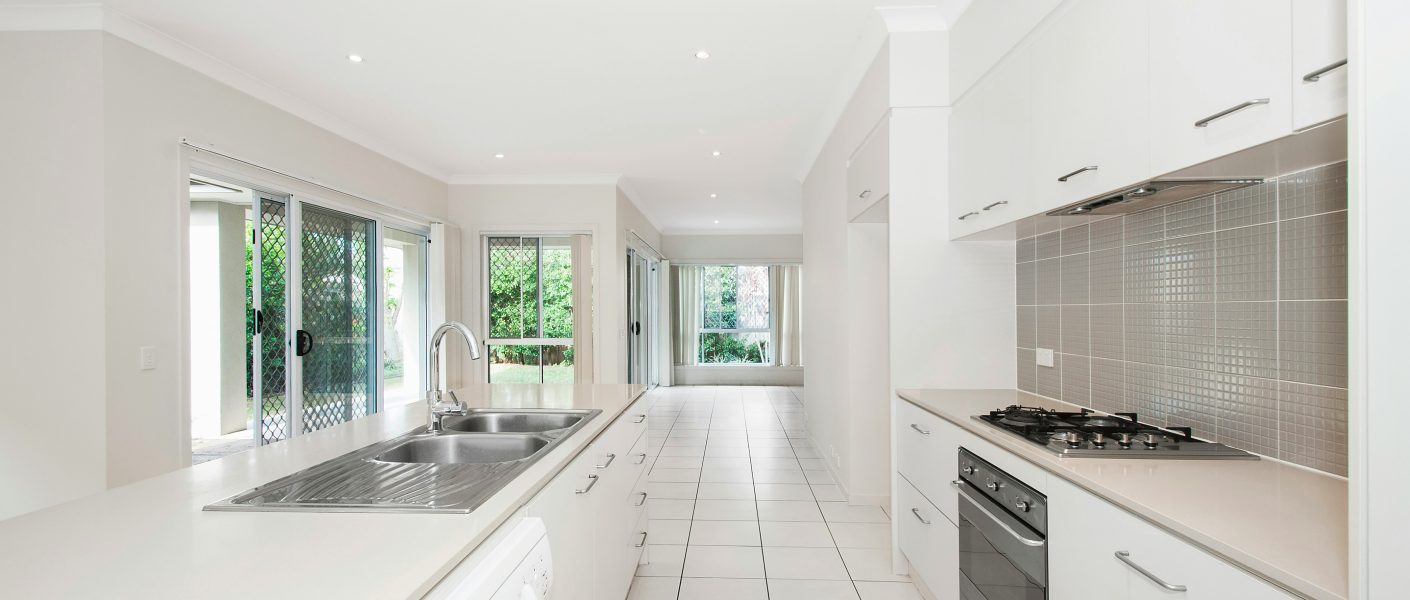 Cara Membersihkan Lantai Dapur