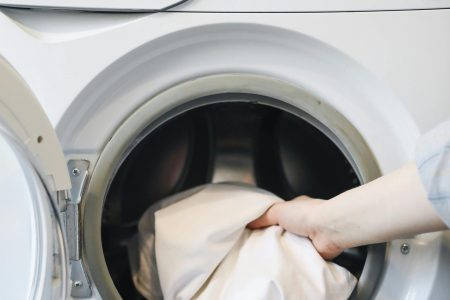 Cara Menghilangkan Noda Tinta di Baju