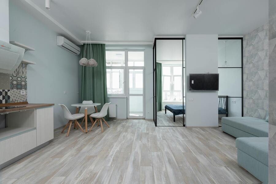 Wallpaper Kamar Tidur Elegan dengan Warna Lembut