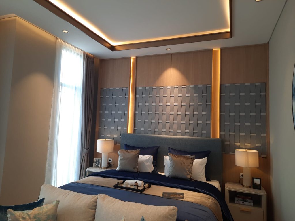 Interior Grand Pasadena Village