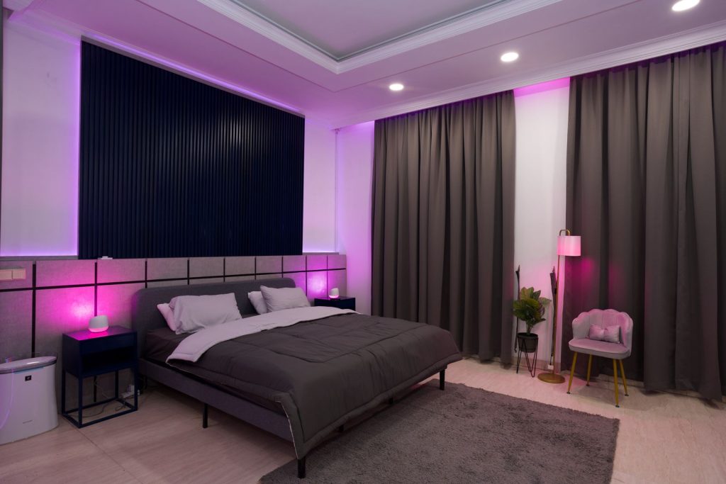 Inspirasi Pencahayaan Pintar di Kamar Tidur Utama
