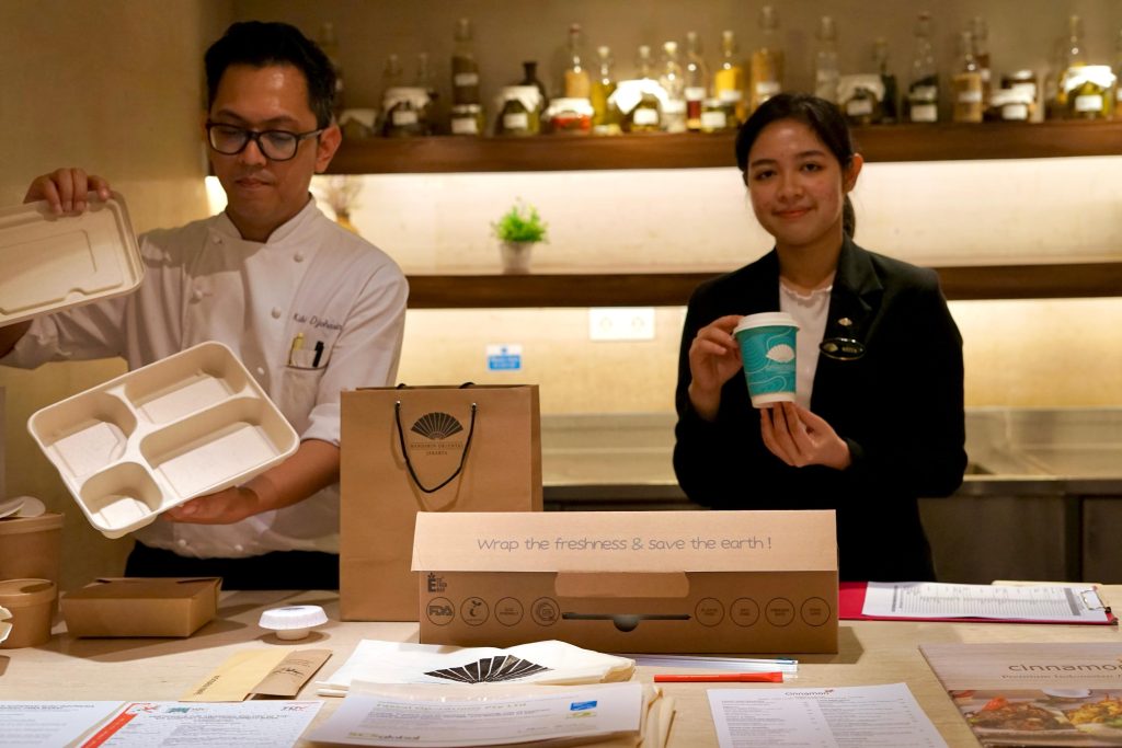  Cage free eggs & sustainable packaging