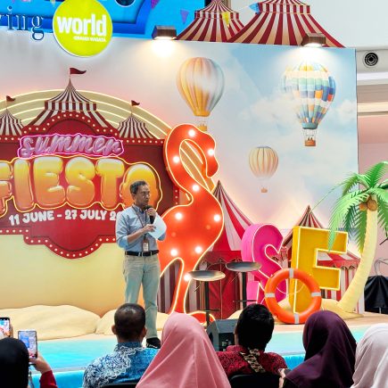 Acara Summer Fiesta di Living World