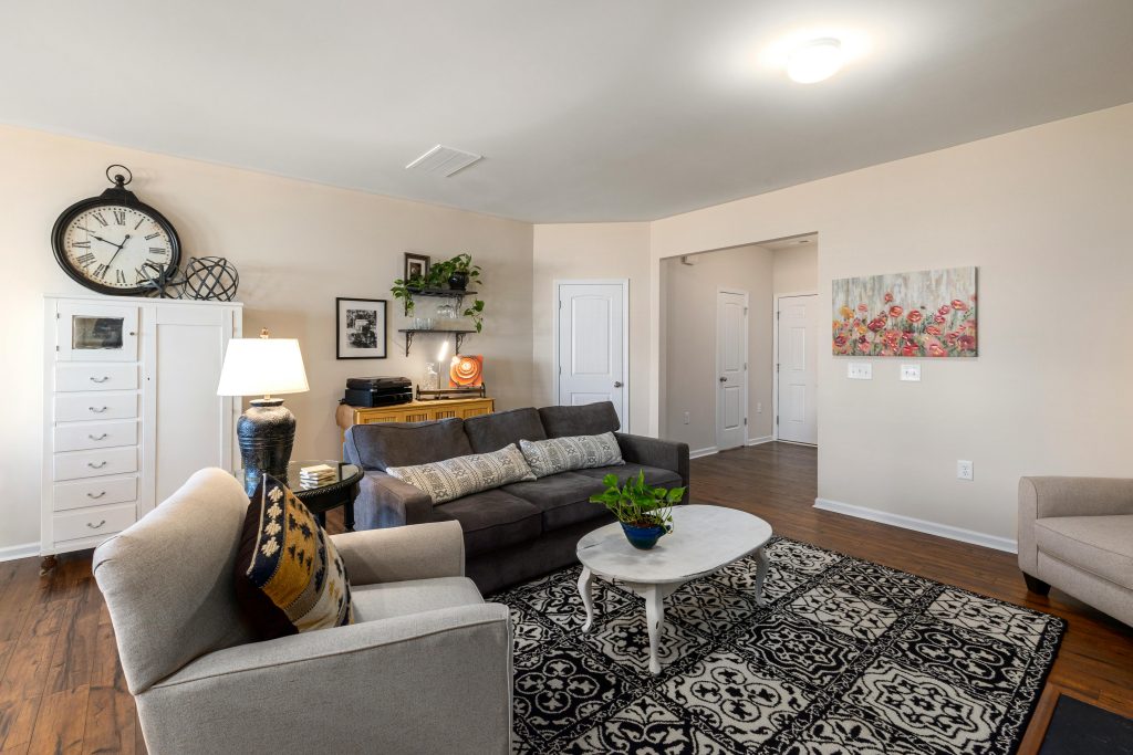 Penataan Ruang Tamu yang Sederhana