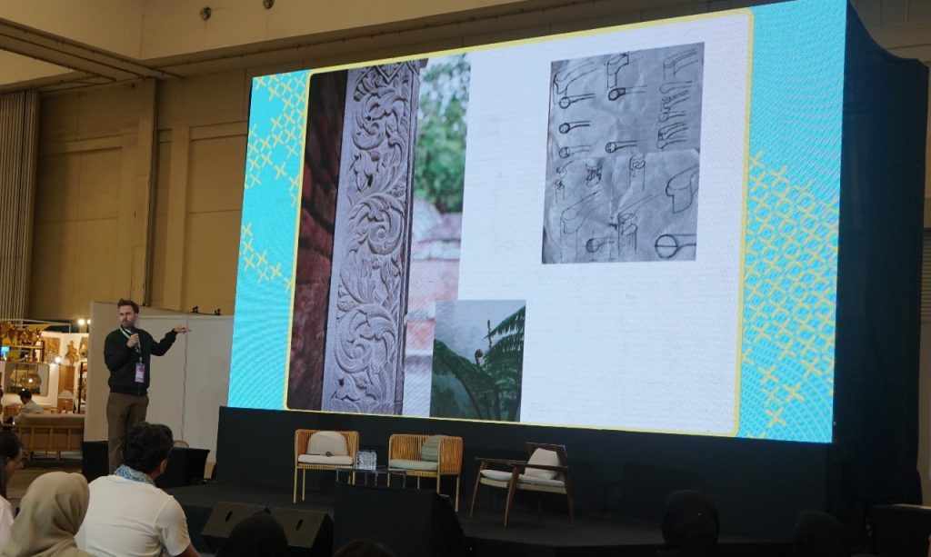 Pemaparan dari Santai Studio oleh Dennis Pluemer