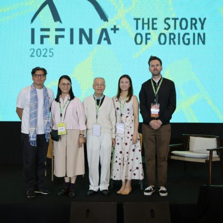 AHEC Design Talks bersama Hendro Hadinata, Winnie Wong, John Chen, Vivian Tam, dan Dennis Pluemer (foto dari kiri ke kanan)