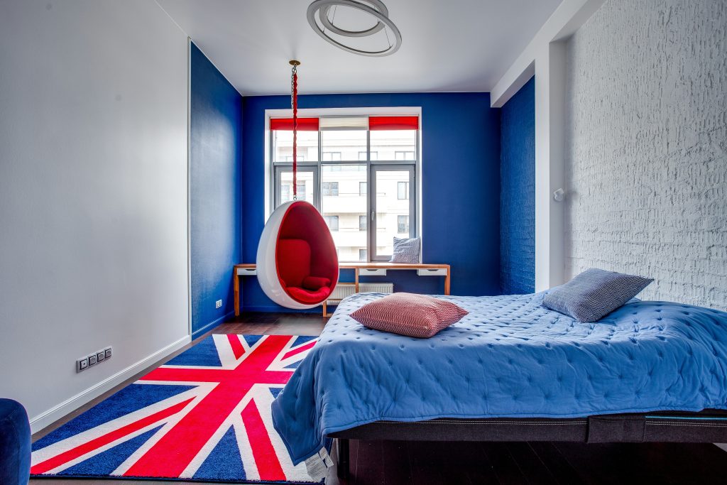 Penggunaan Warna Terlalu Terang yang Harus Dihindari di Kamar Tidur 