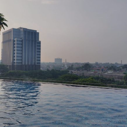 Pemandangan yang Terlihat dari Kolam Renang Citadines, Antasari Place Jakarta Selatan