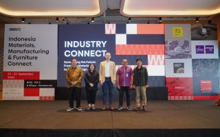 - Dedy Rochimat, Ketua ASMINDO - Lea A. Aziz - Interior Design Expert & Principal of Elenbee Design - Mathias Kuepper - Managing Director & Regional President Asia Pacific Koelnmesse - Choiril Muchtar - Sekjen ISWA - Adi Surya Triwibowo - Ketua HDII
