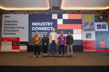 - Dedy Rochimat, Ketua ASMINDO - Lea A. Aziz - Interior Design Expert & Principal of Elenbee Design - Mathias Kuepper - Managing Director & Regional President Asia Pacific Koelnmesse - Choiril Muchtar - Sekjen ISWA - Adi Surya Triwibowo - Ketua HDII