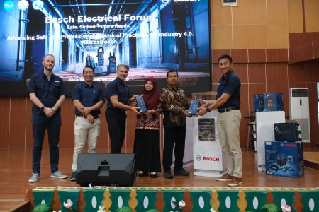 Handover alat-alat Bosch Power Tools kepada PNJ